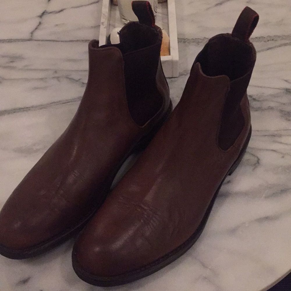 Allen Edmonds Nomad Chelsea Boots